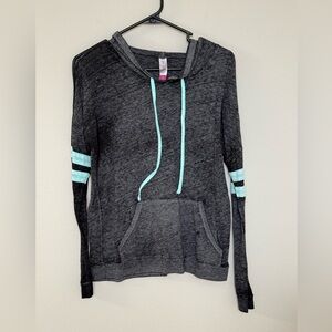 No Boundaries Size M Lightweight Hoodie